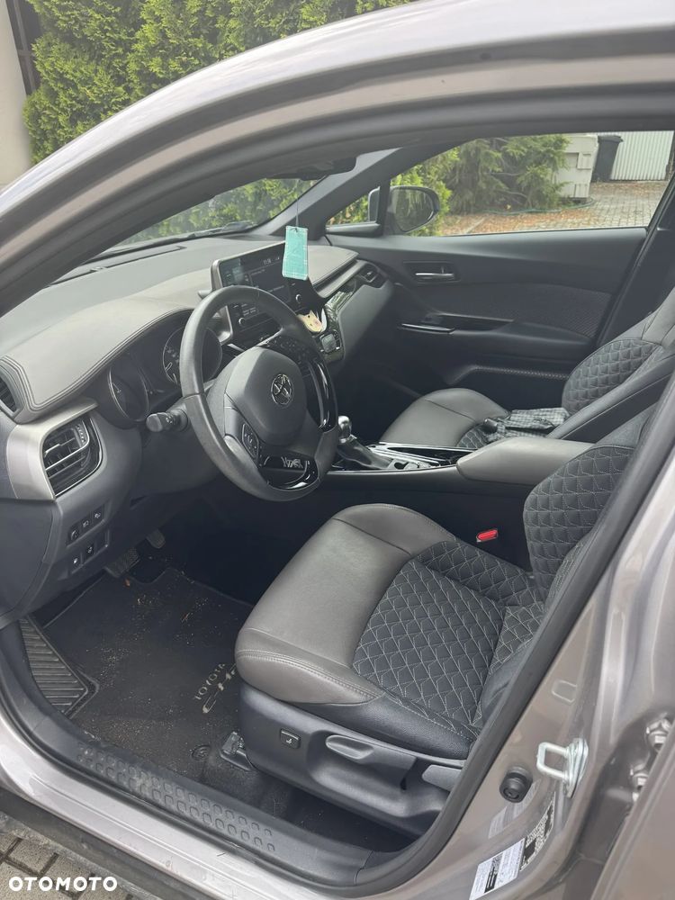 Toyota C-HR 2.0 Hybrid Executive - 5