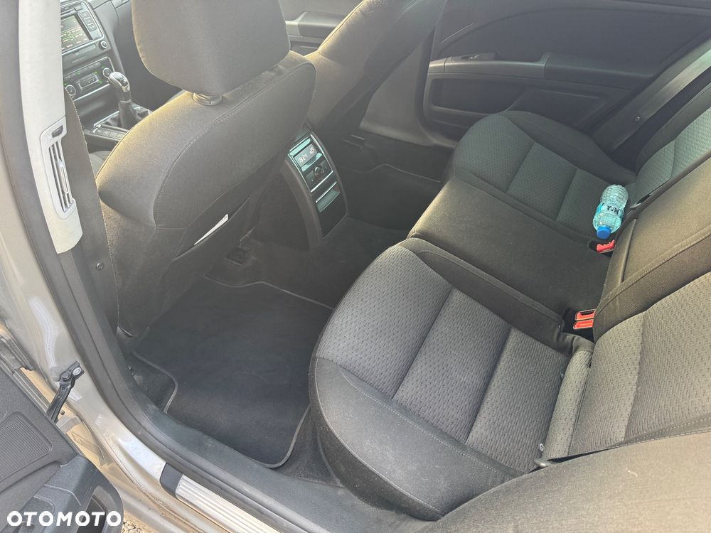 Skoda Superb 2.0 TDI PD Elegance - 12