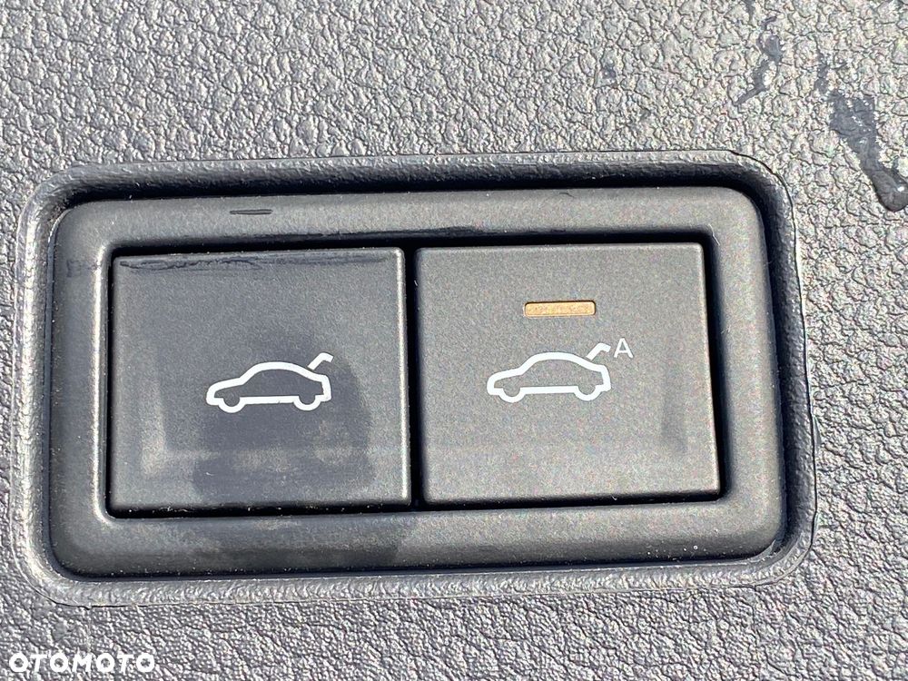 Volkswagen Passat 2.0 TDI Elegance DSG - 22