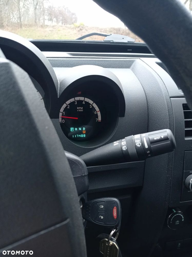 Dodge Nitro 4.0 V6 RT - 4
