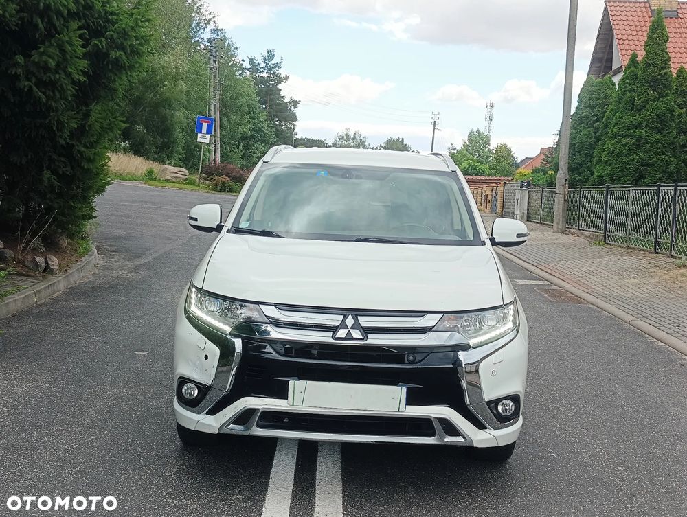 Mitsubishi Outlander 2.4 4WD Diamant+ - 29