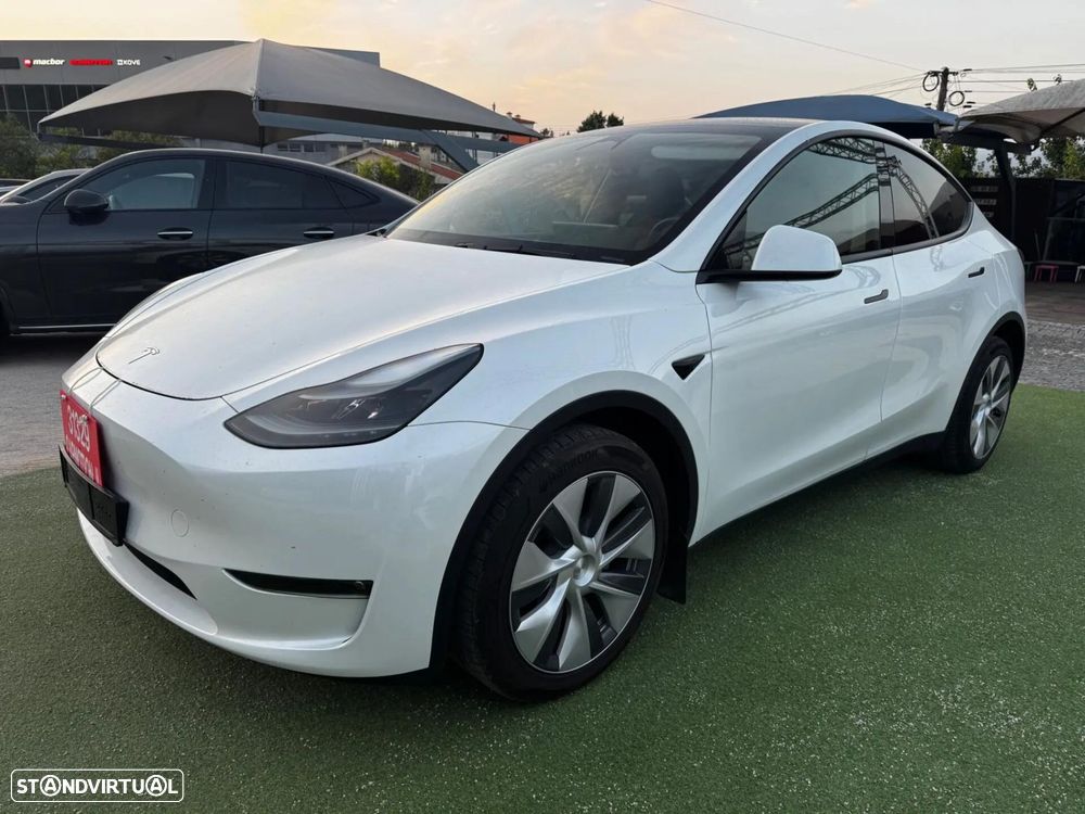 Tesla Model Y Long Range Dual Motor AWD - 2