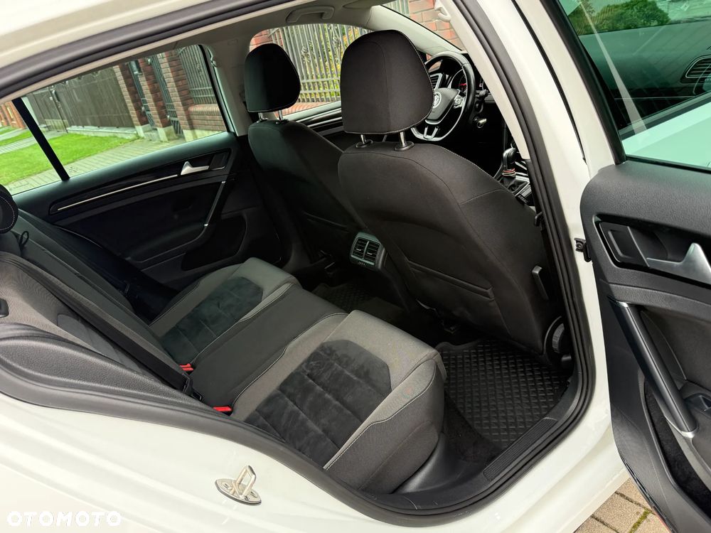 Volkswagen Golf 2.0 TDI BlueMotion Technology DSG Highline - 23