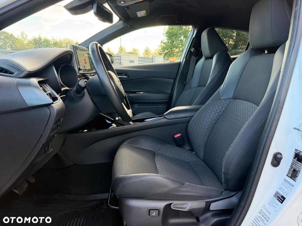 Toyota C-HR - 16
