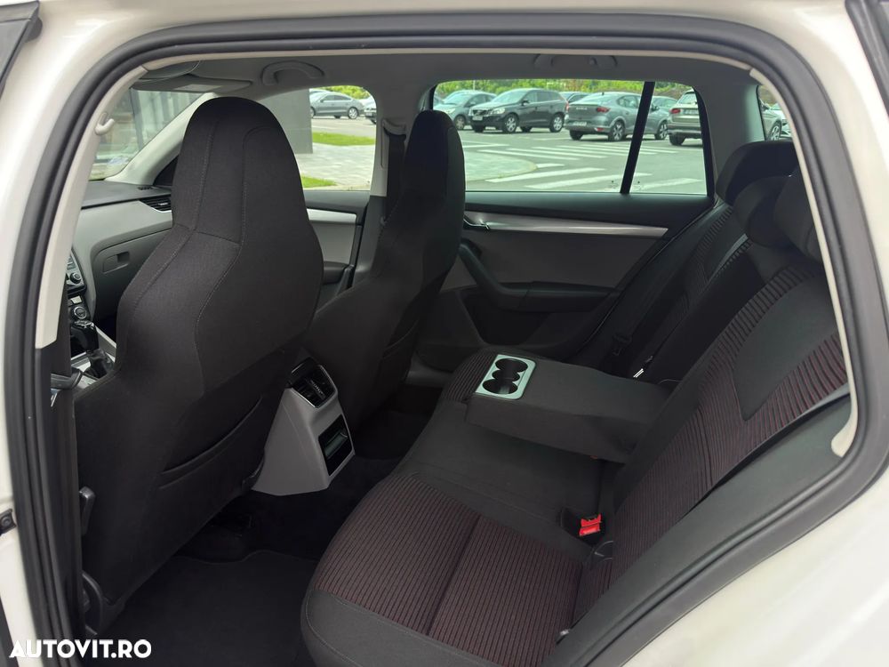 Skoda Octavia 2.0 TDI 4X4 DSG Style - 6