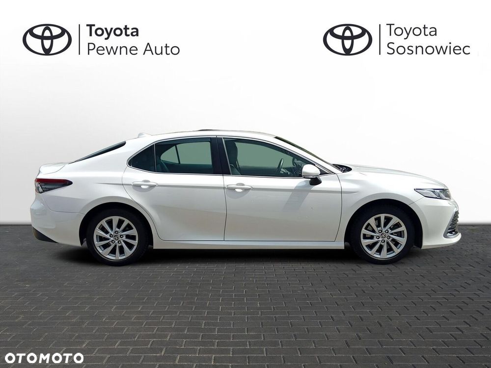 Toyota Camry - 7