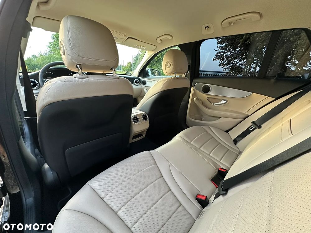 Mercedes-Benz Klasa C 200 4MATIC 9G-TRONIC - 25