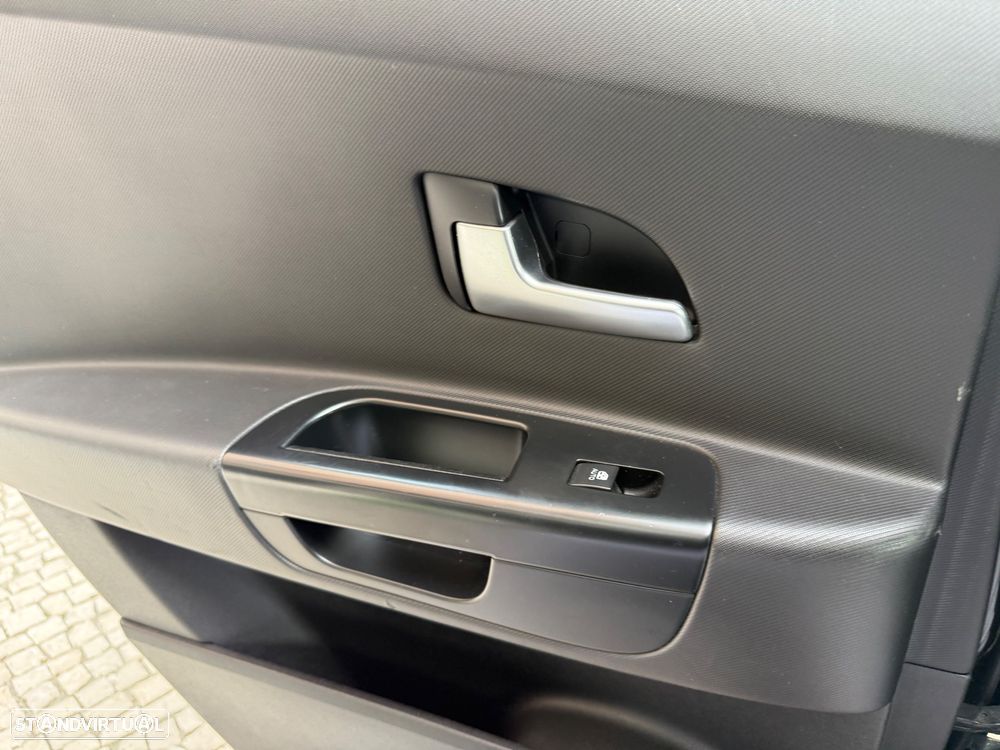 Kia Ceed 1.6 CRDi LX ISG - 22