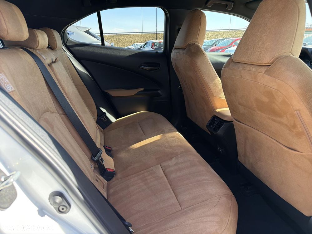 Lexus UX 250h GPF Business 2WD - 10