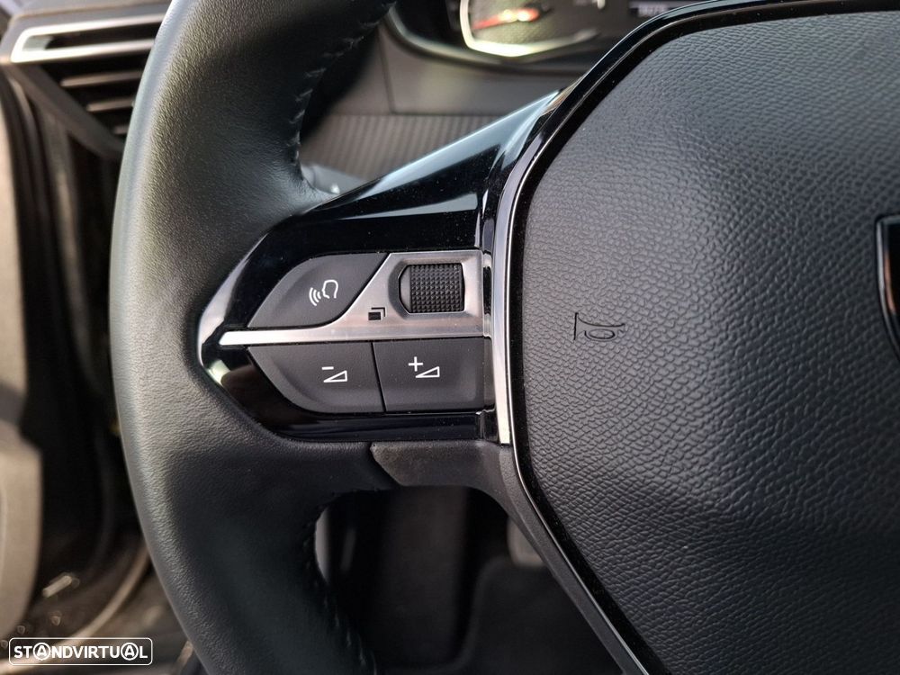 Peugeot 2008 1.2 PureTech Active — fotografia 14