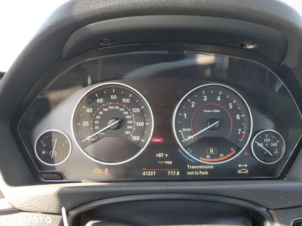 BMW Seria 3 330i GPF xDrive Sport Line - 10