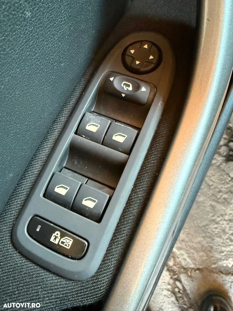 Peugeot 308 120 VTi Family - 14