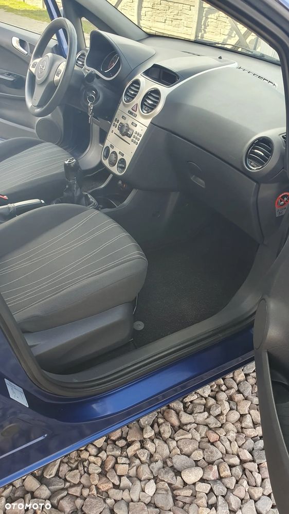 Opel Corsa 1.2 16V Enjoy - 11