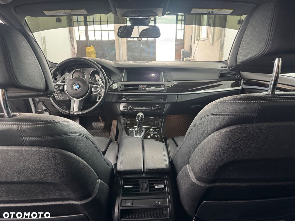 BMW Seria 5 550i xDrive Sport-Aut - 13