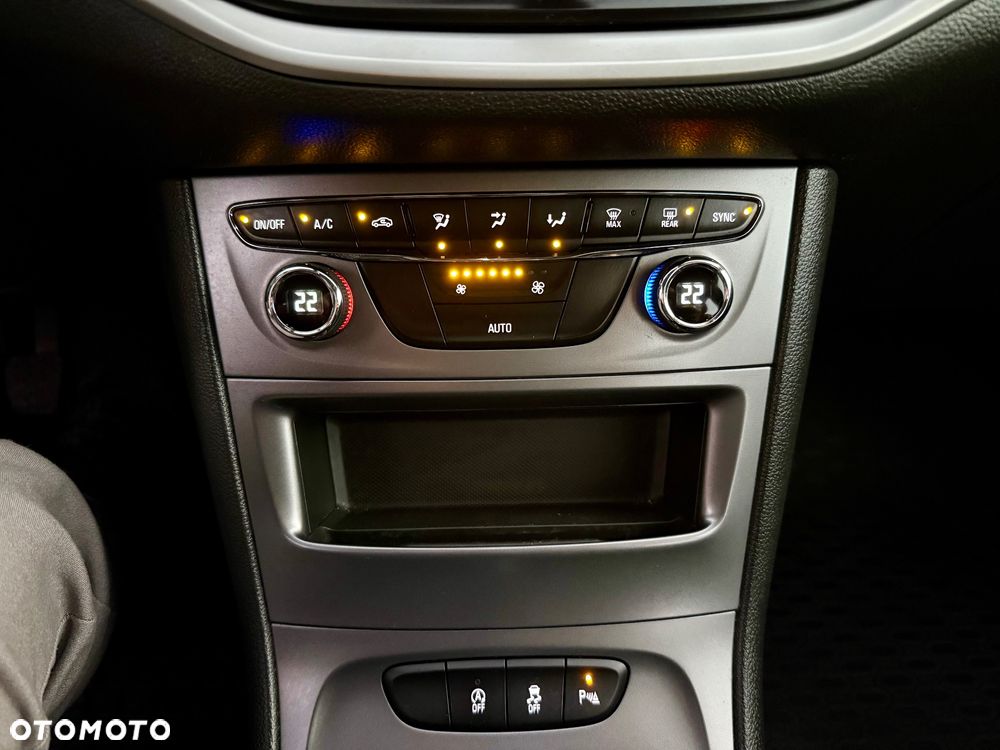 Opel Astra 1.6 D Start/Stop Dynamic - 20