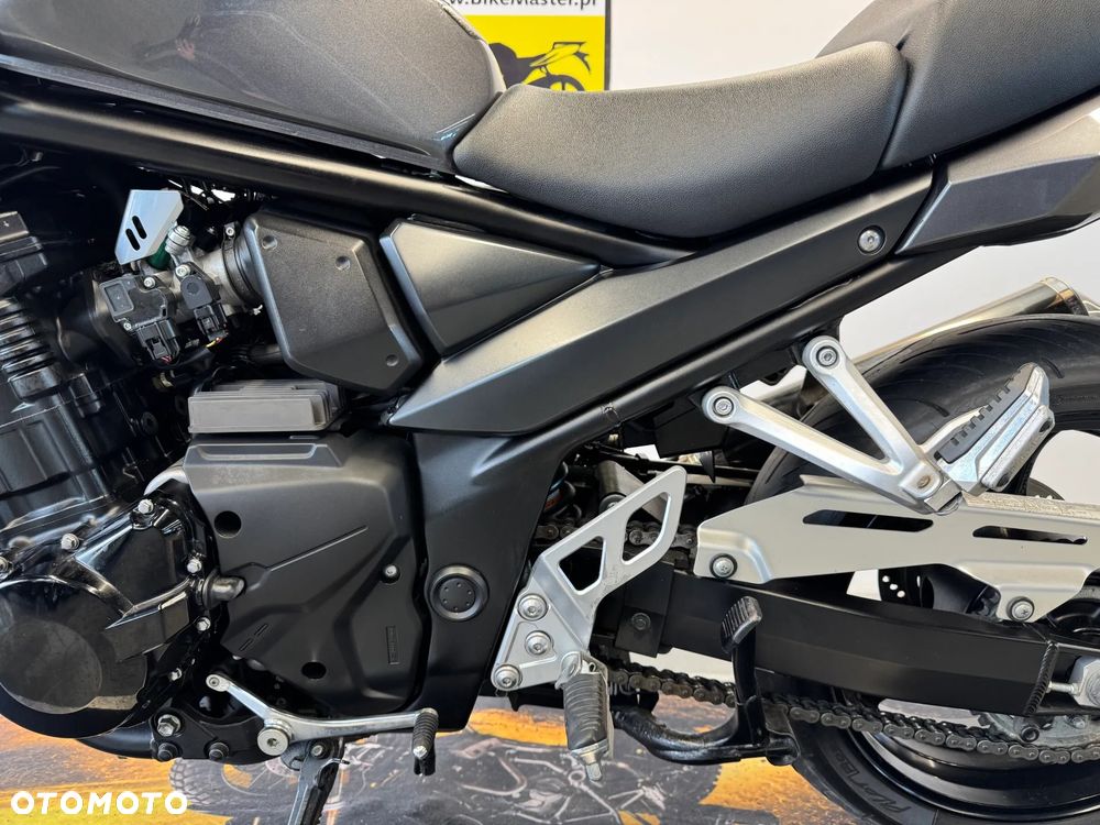 Suzuki Bandit - 24