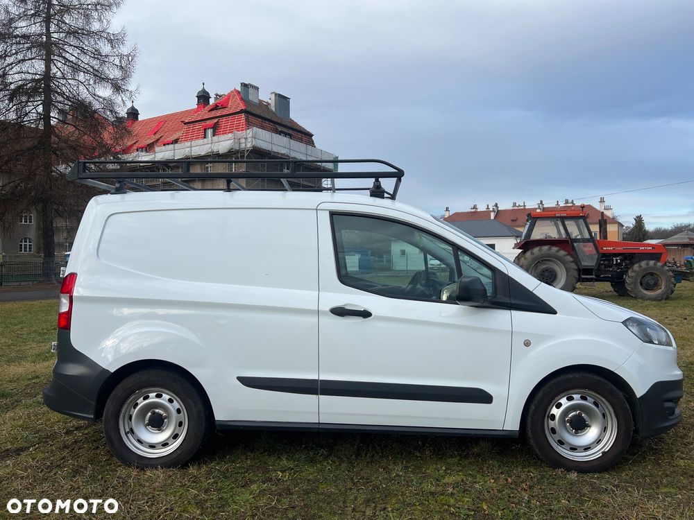Ford Transit Courier - 3