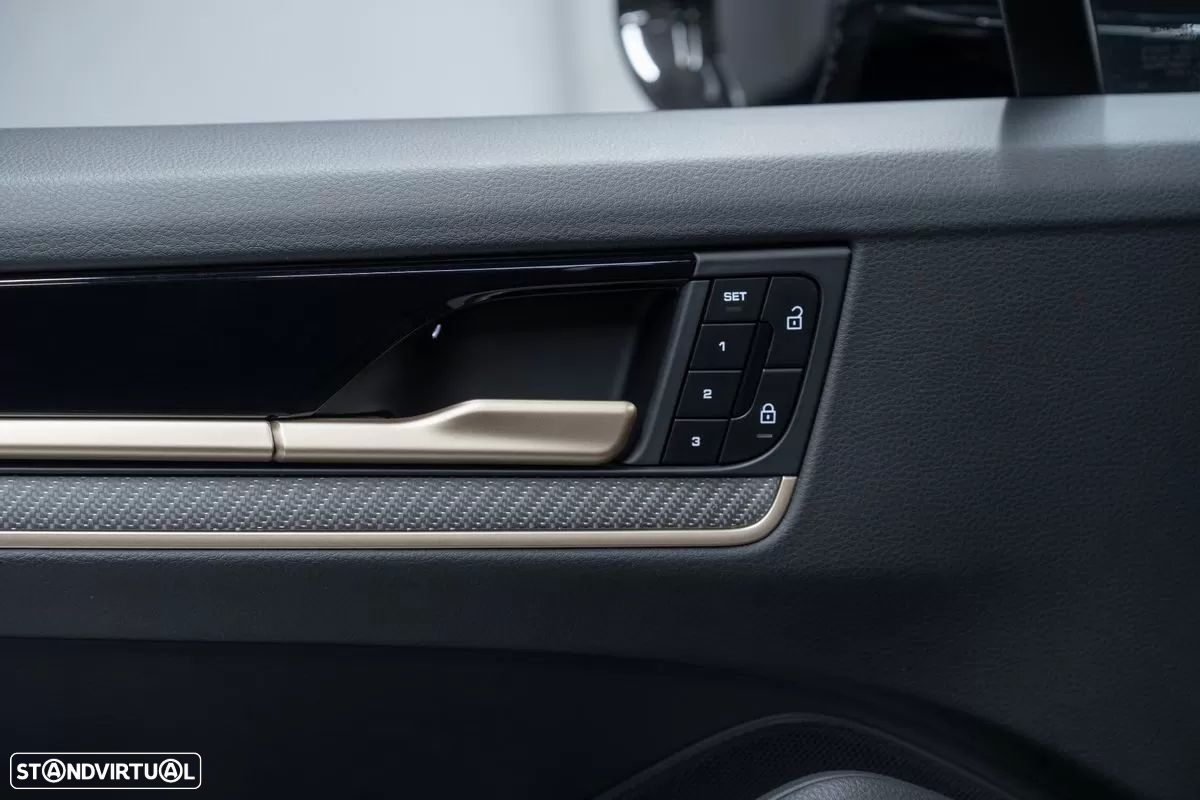 Porsche Cayenne Coupé E-Hybrid - 25