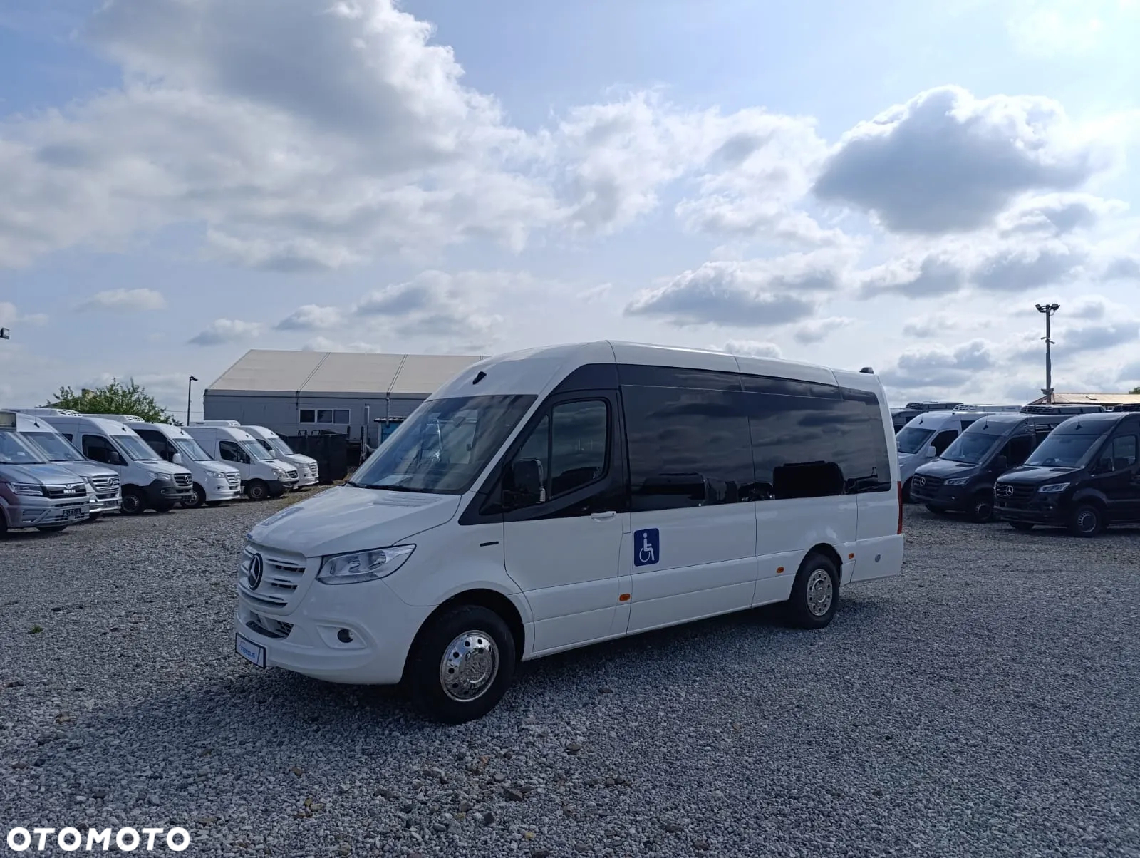 Mercedes-Benz eSprinter - 11