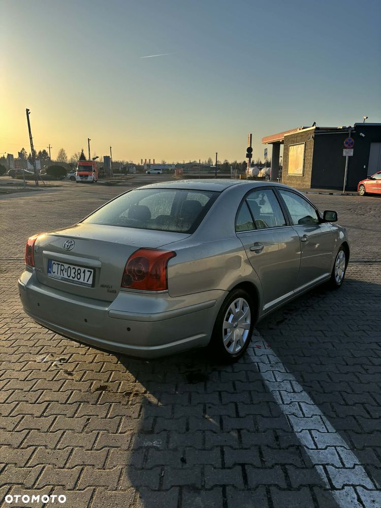 Toyota Avensis 2.0 VVT-i High - 7