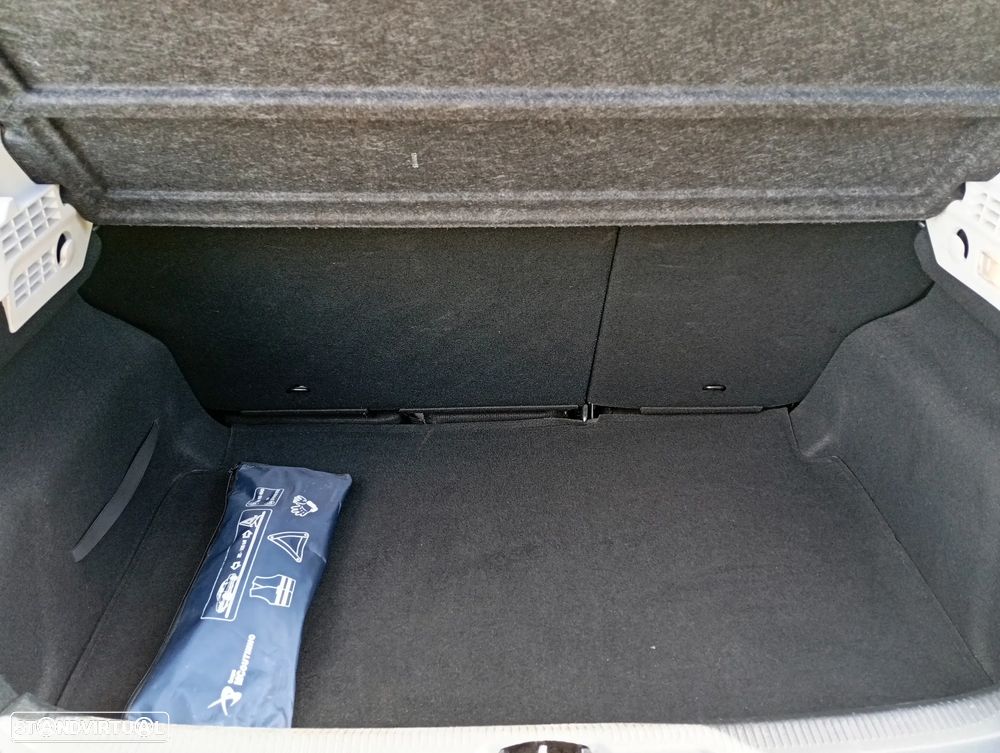 Peugeot 207 1.4 VTi Allure - 12