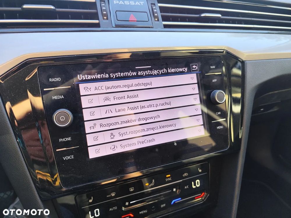 Volkswagen Passat - 17