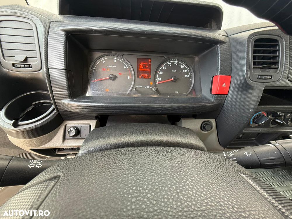 Renault Maxity - 6