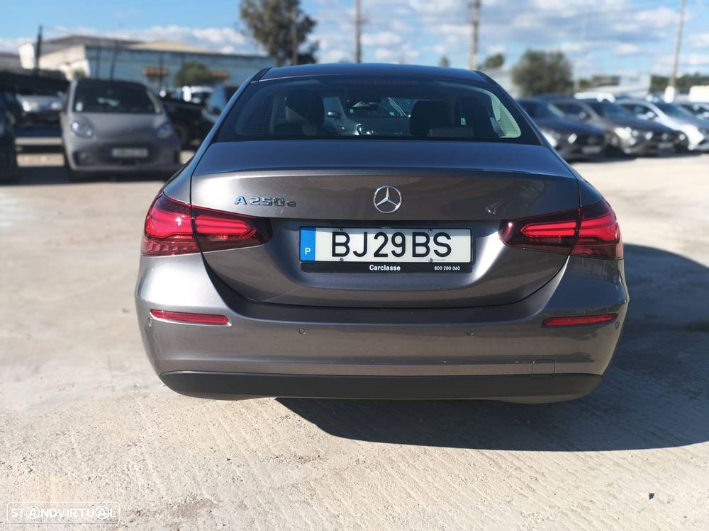 Mercedes-Benz A 250 Limousine - 10