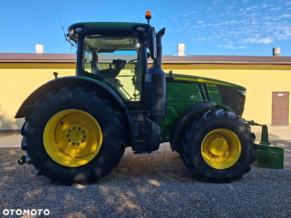 John Deere 7230R - 8