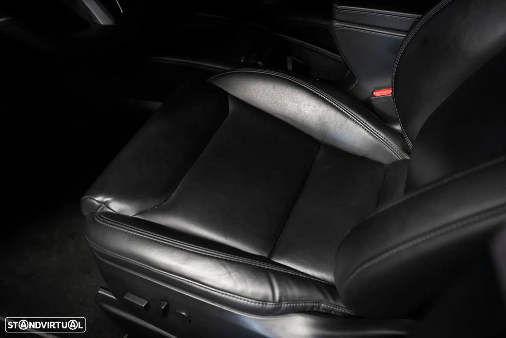 Tesla Model X Long Range - 36