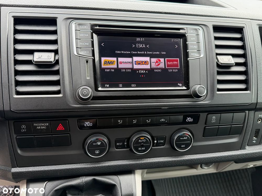 Volkswagen Caravelle - 13