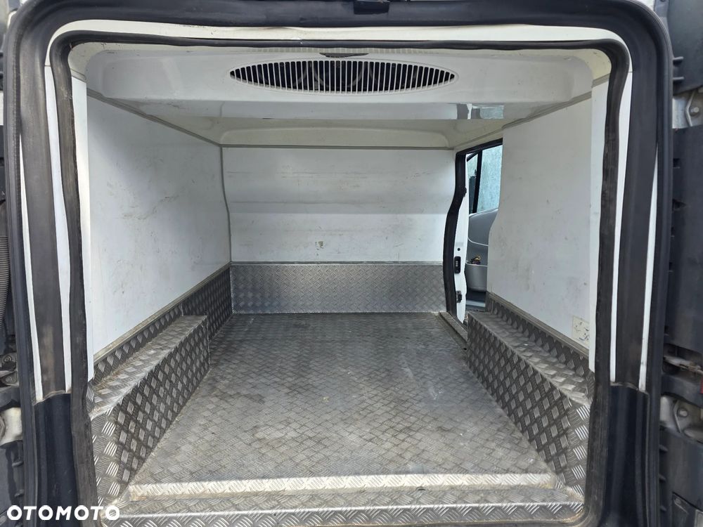 Renault Trafic - 9