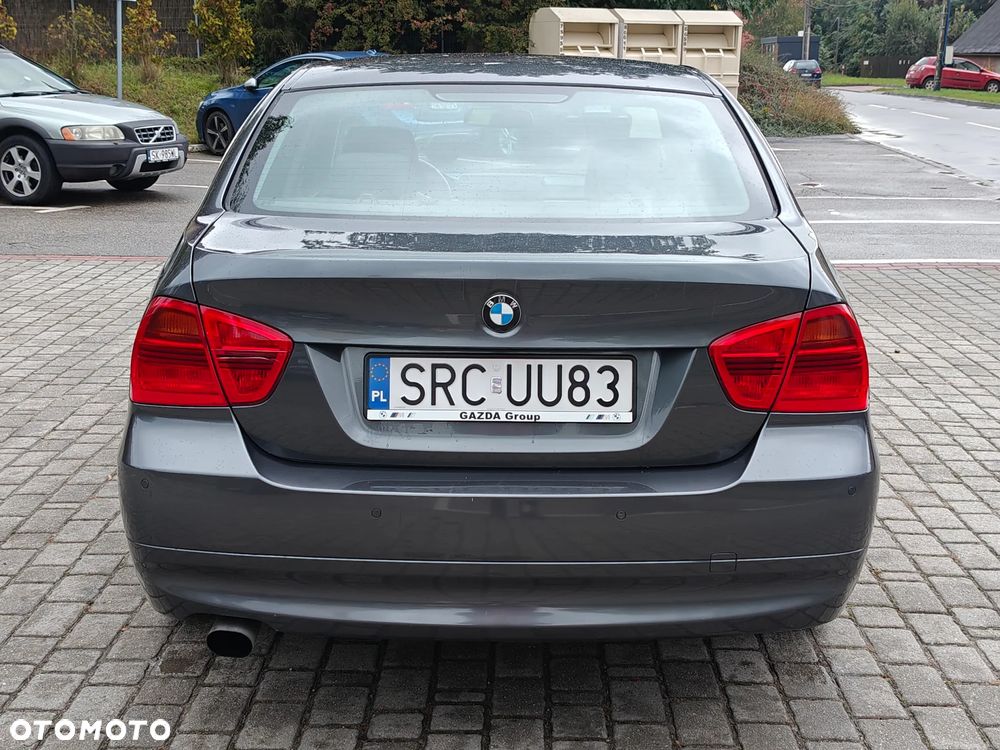 BMW Seria 3 320i - 10