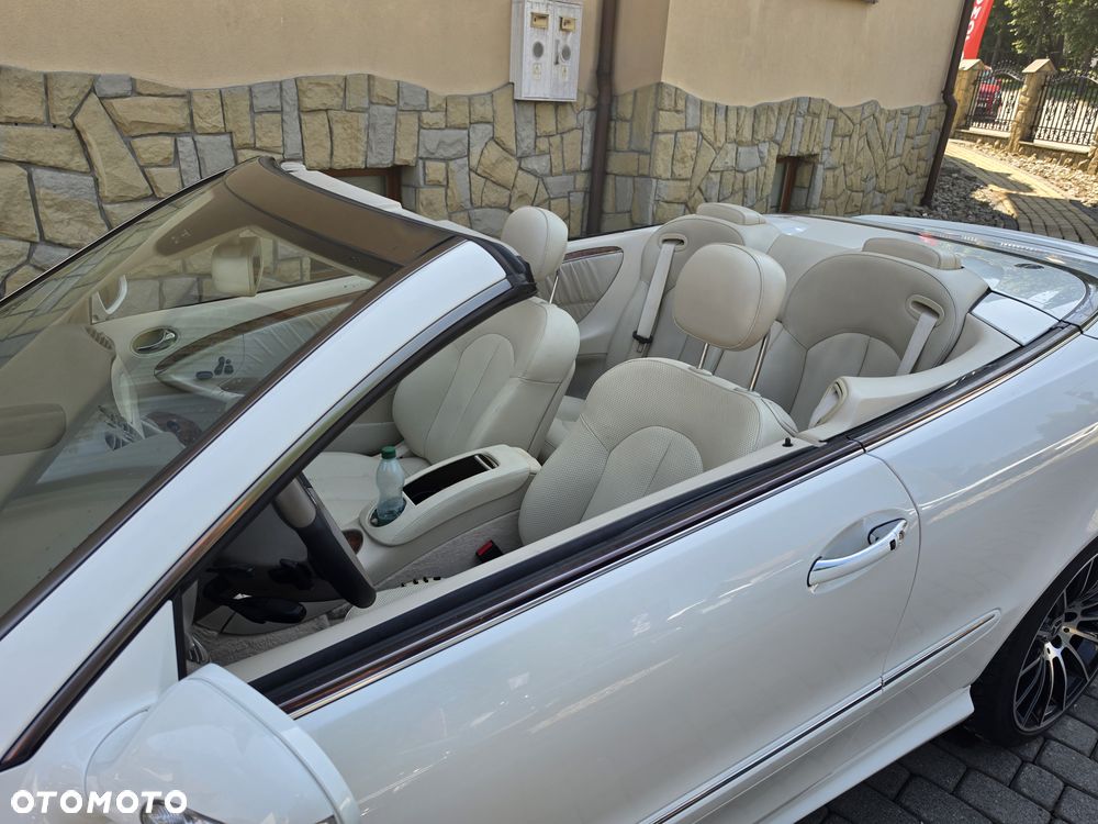 Mercedes-Benz CLK - 33