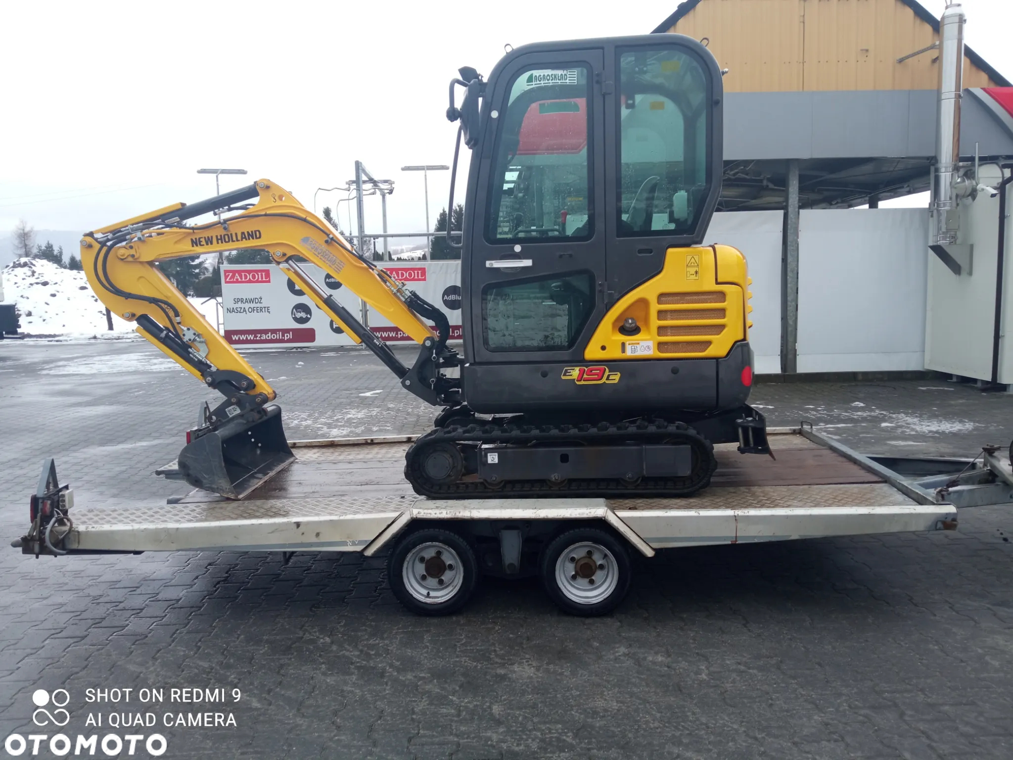 New Holland E19C - 13