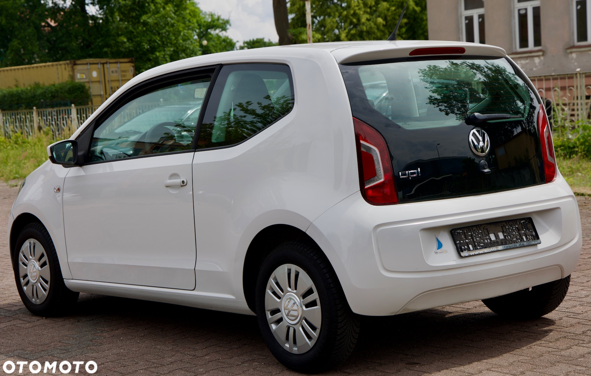 Volkswagen up! 1.0 beats - 8