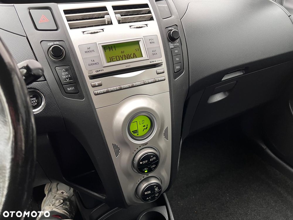 Toyota Yaris - 13