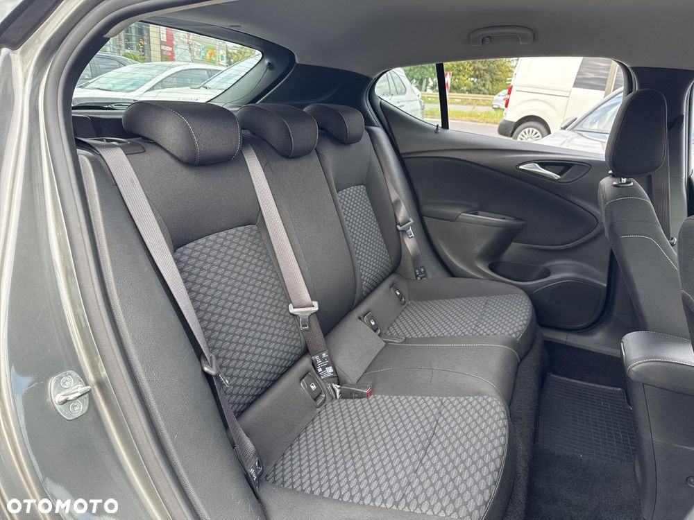 Opel Astra V 1.2 T Edition S&S - 19