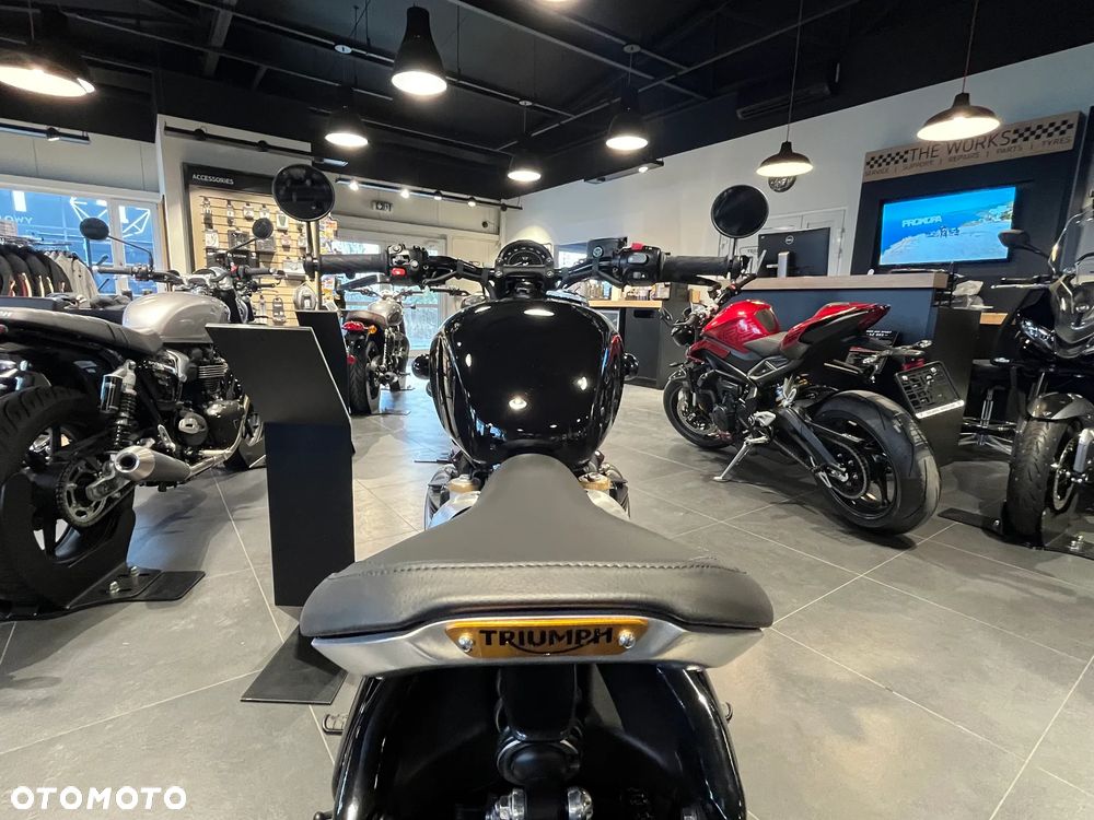 Triumph Bonneville Bobber - 6