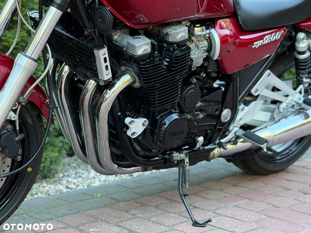 Yamaha XJR - 17