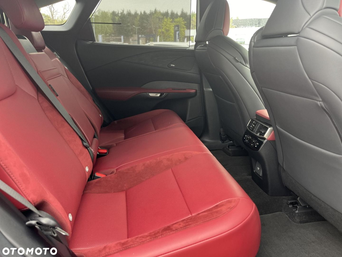 Lexus RX - 12