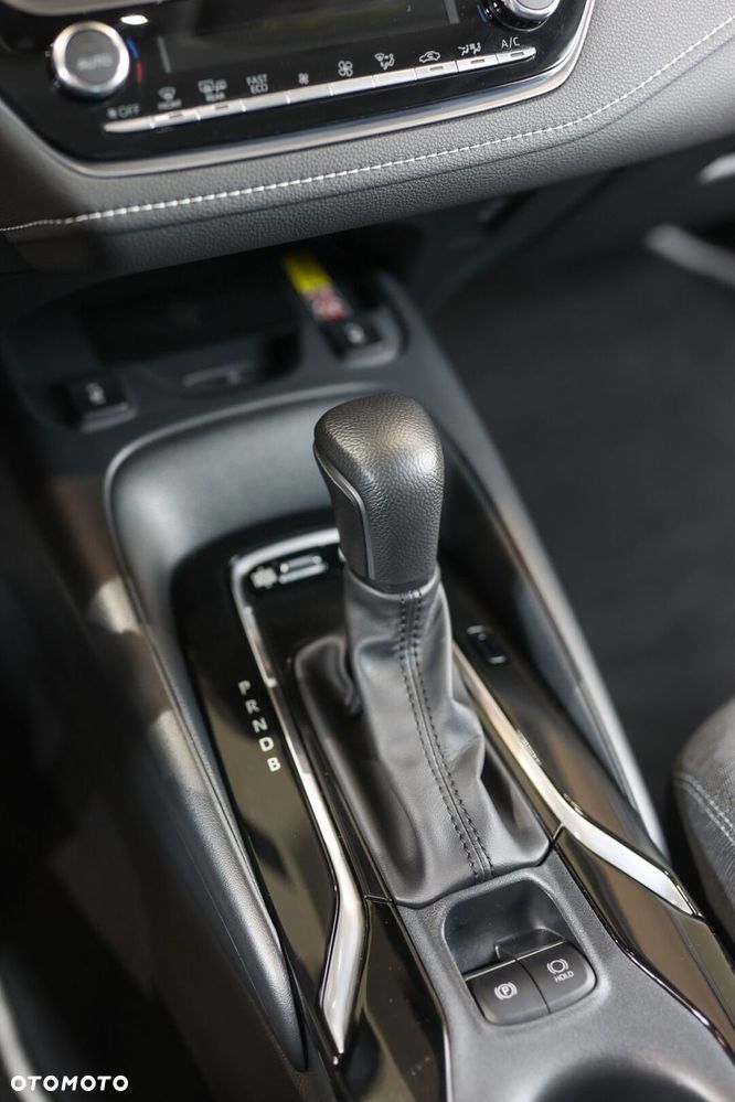 Toyota Corolla 1.8 Hybrid Comfort - 29