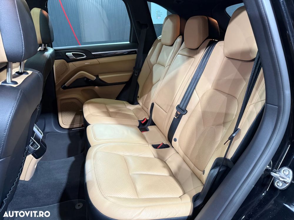Porsche Cayenne 3.0 L - 5
