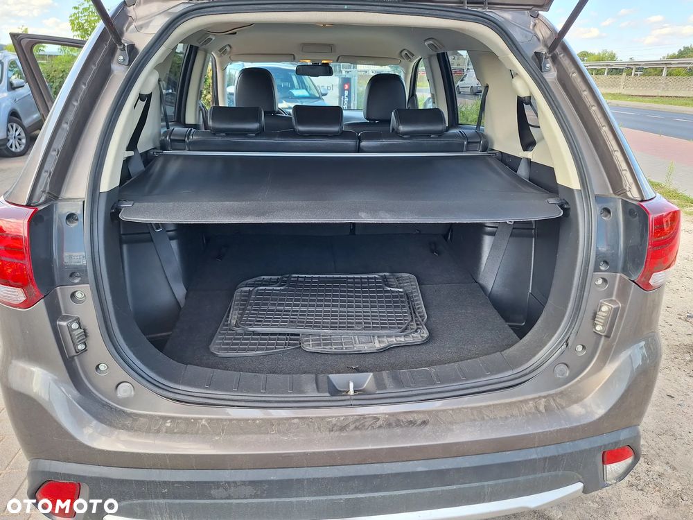 Mitsubishi Outlander - 16