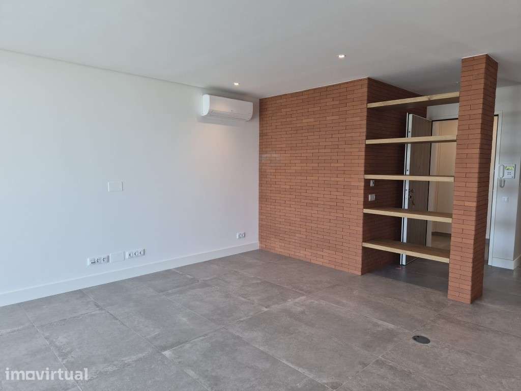 Luxo e Conforto a 3 Min da Praia: T1 e T2 Mobilados com Garagem - Q... - Grande imagem: 2/24