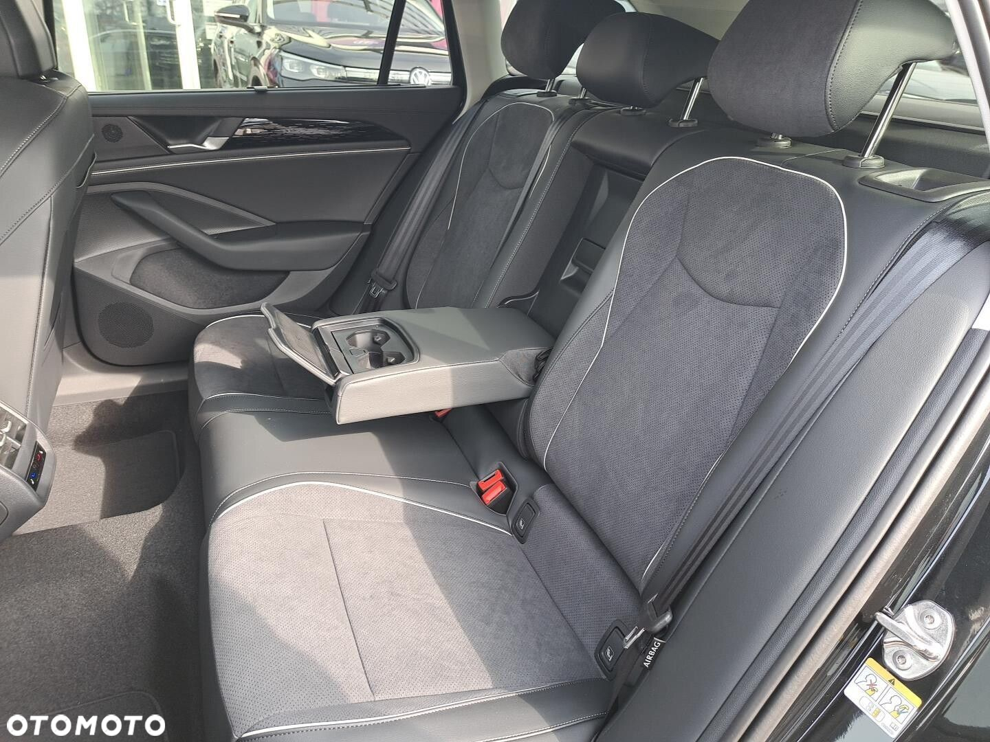 Volkswagen Passat - 16