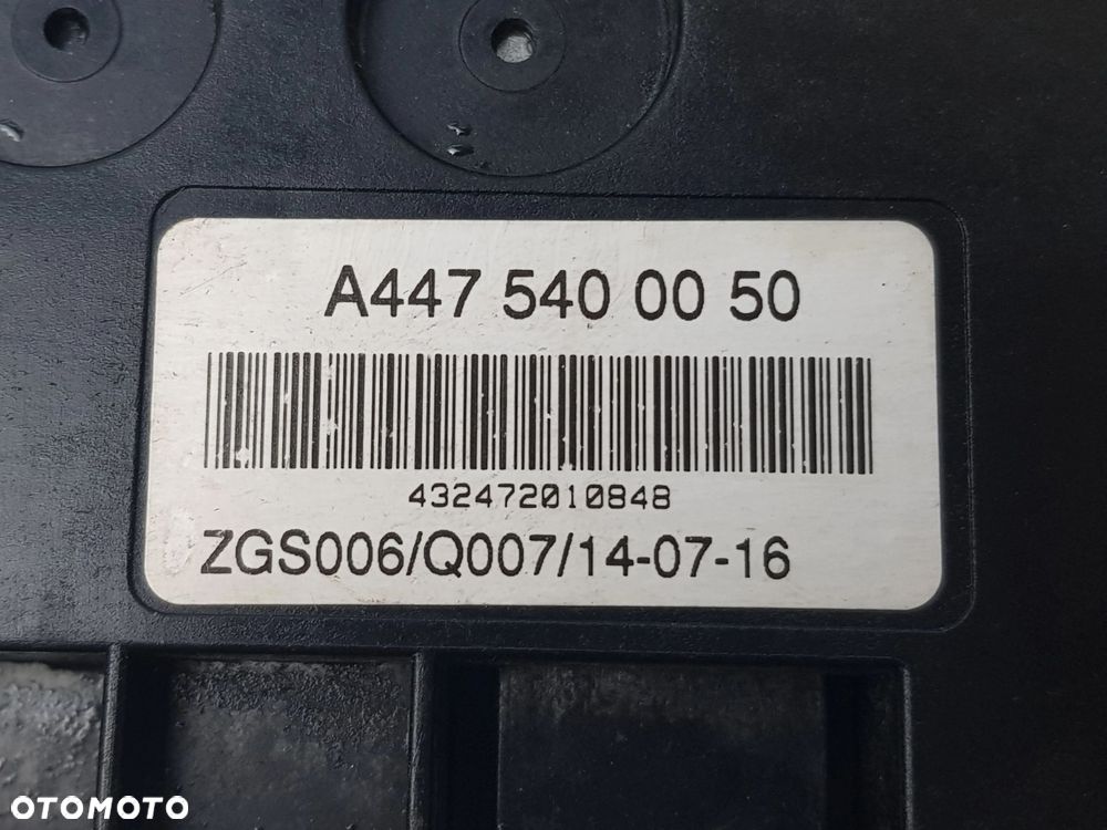 Skrzynka bezpieczników Mercedes w447 A4475400050 - 9