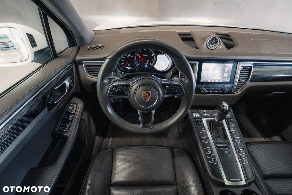 Porsche Macan Turbo - 12