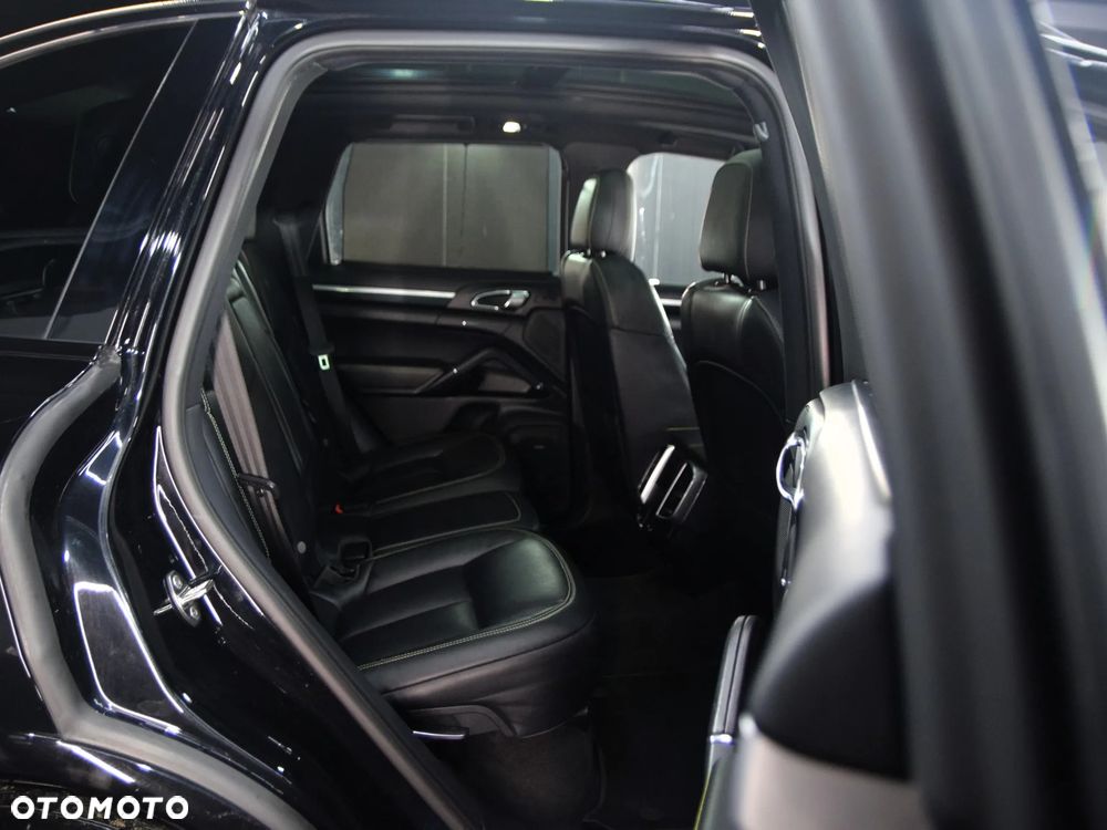 Porsche Cayenne S E-Hybrid Platinum Edition - 9
