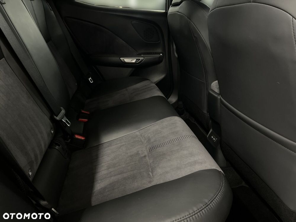 Lexus LBX 1.5 Hybrid Original Edition AWD - 14